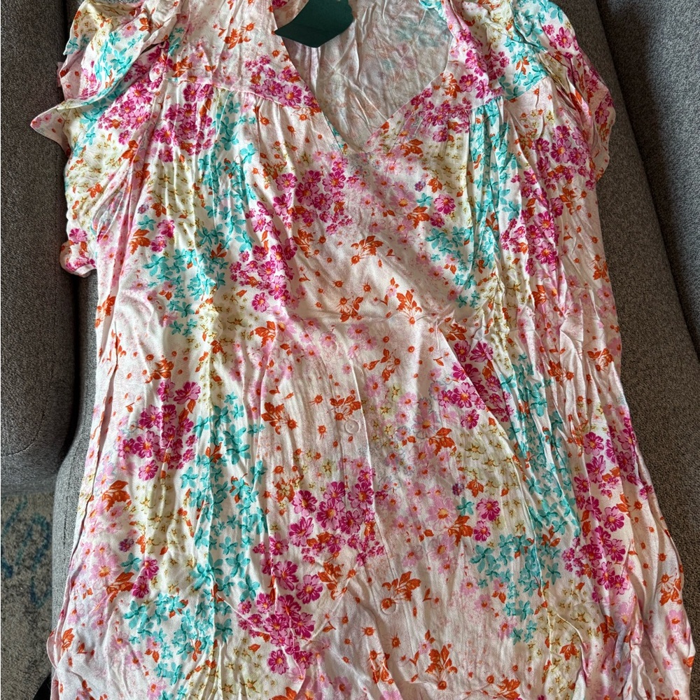 Lovely Melody Floral V-Neck Women's Top